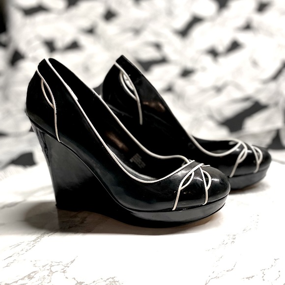White House Black Market Brady wedges Sz 9 - Picture 1 of 4